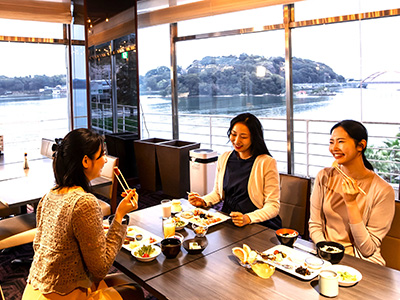 客船:レストラン